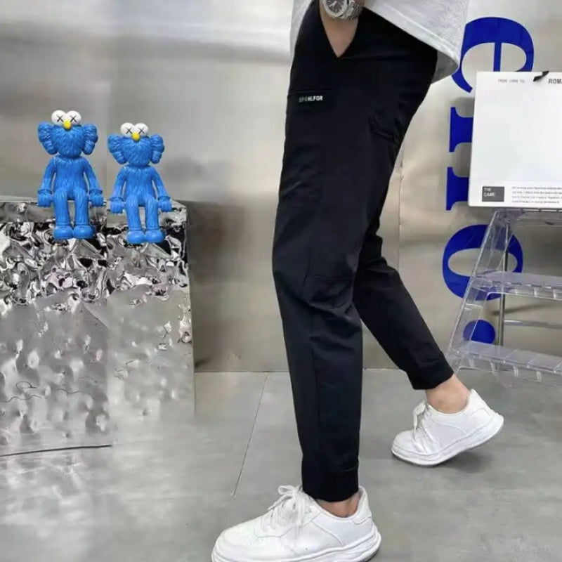 Mukavat cargo-housut, joissa on suuri säilytystila